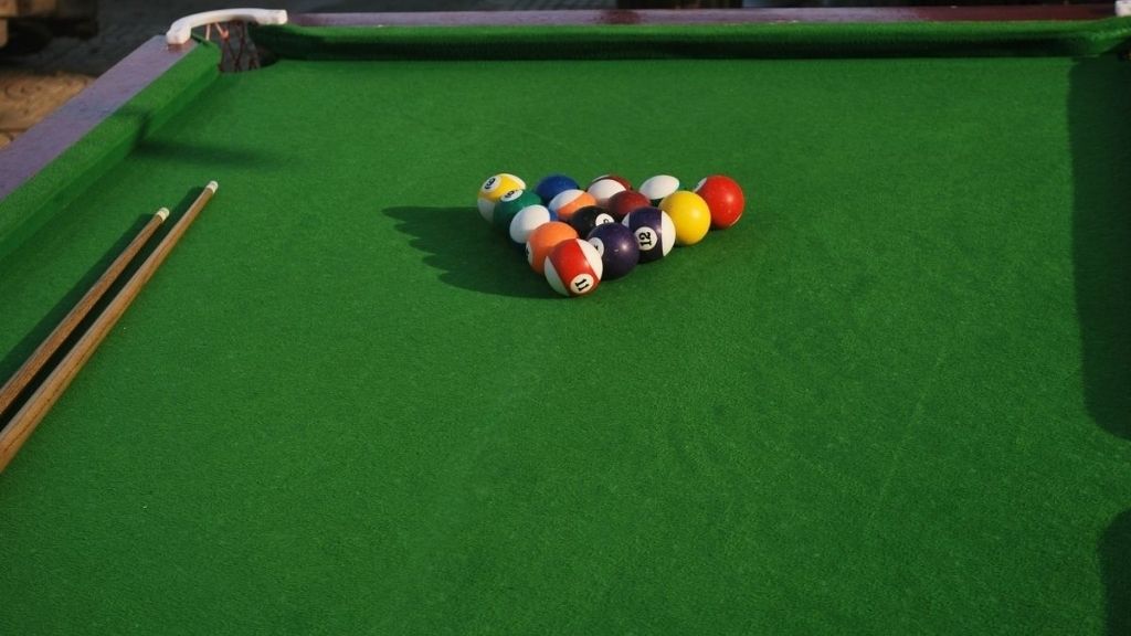 Choose The Best Color For Pool Table Felt (7 Effective Tips) - SportsDean